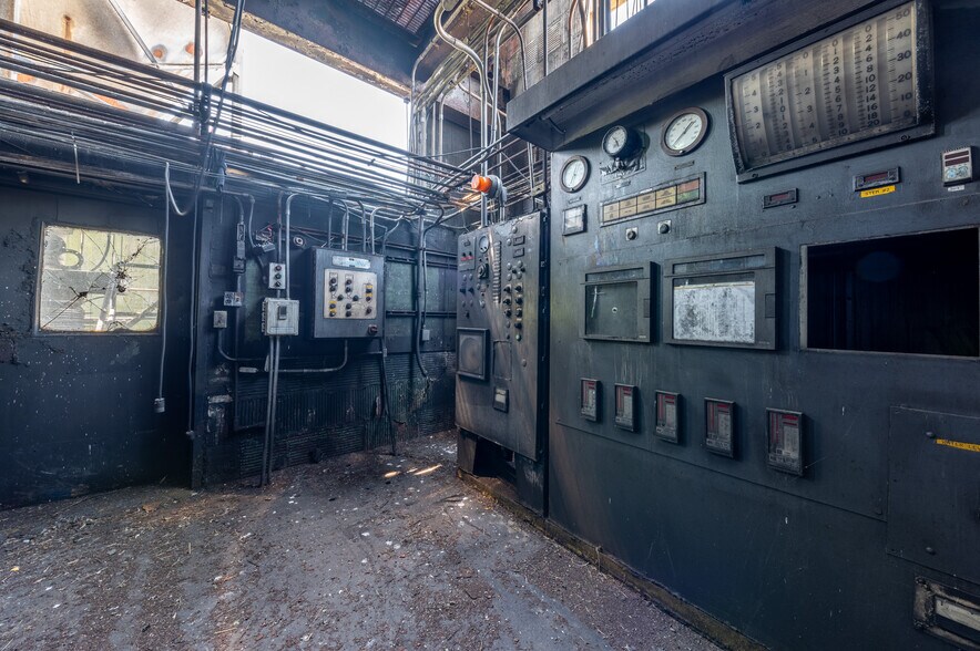 More Photos Of 164 Eyster Rd, Halltown Manufacturing For Sale