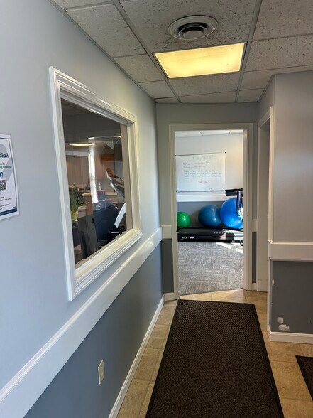 More Photos Of 40 S River Rd, Bedford Medical For Sale
