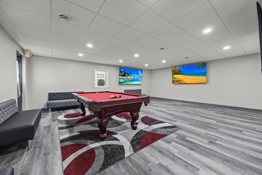 More Photos Of 2314-2318 Niagara St, Niagara Falls Freestanding For Lease