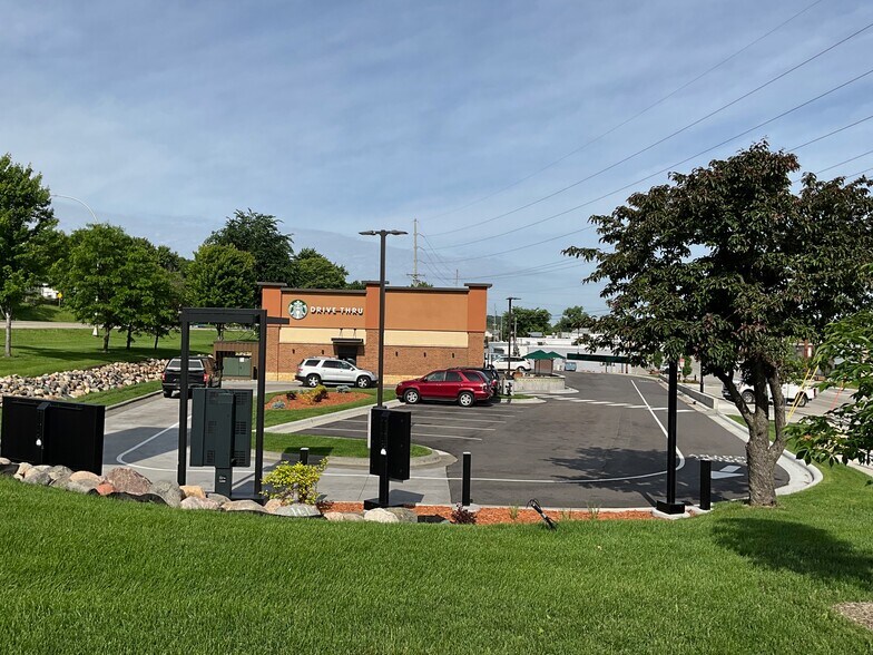 More Photos Of 1315 Old West Main St, Red Wing Storefront For Lease