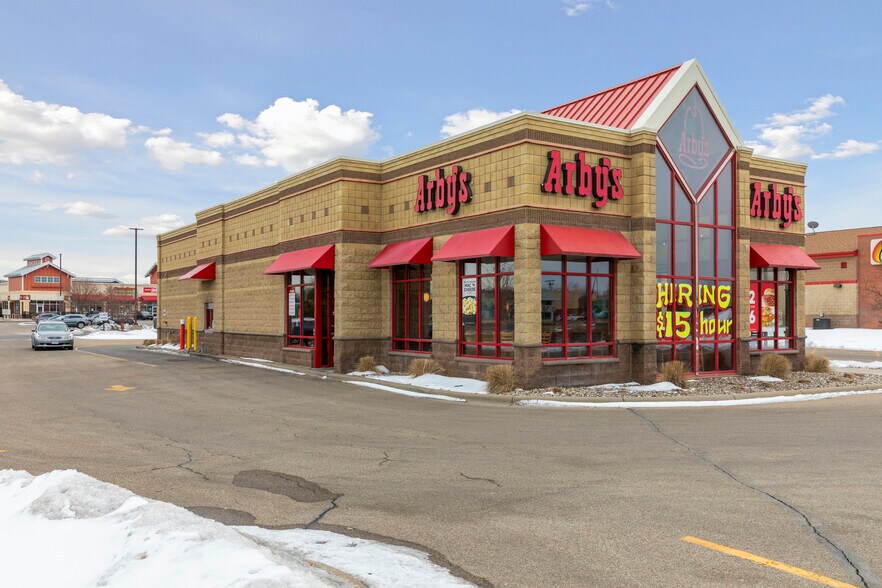 More Photos Of 8010 Old Carriage Ct, Shakopee Fast Food For Lease