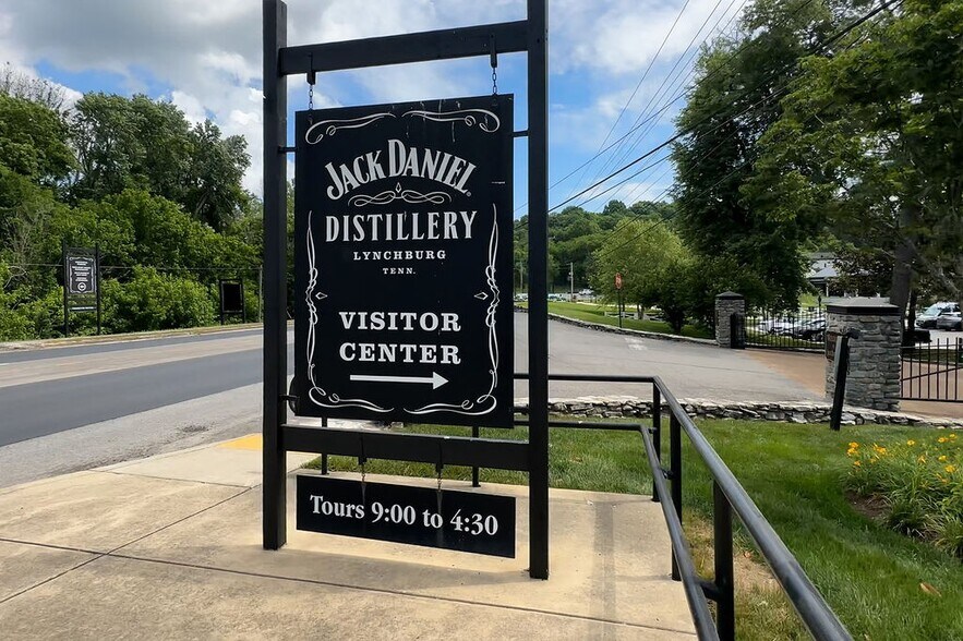 More Photos Of 250 Main St, Lynchburg Land For Sale