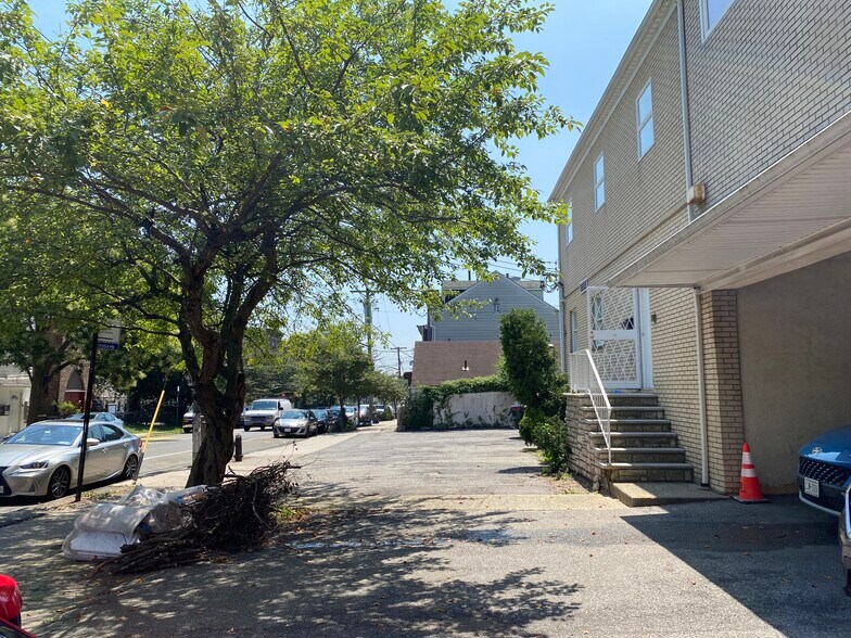 More Photos Of 40 Van Duzer St, Staten Island Medical For Lease