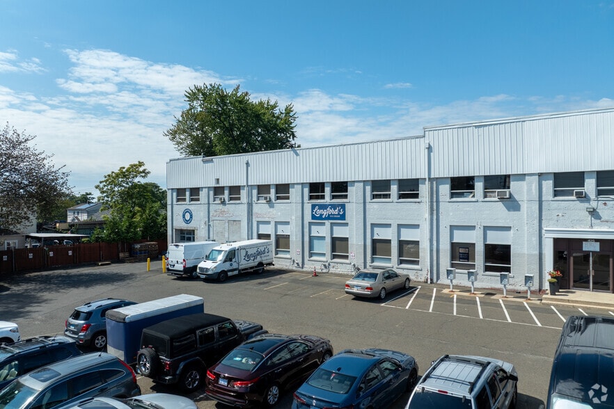 More Photos Of 425 Fairfield Ave, Stamford Warehouse For Lease