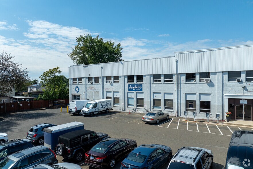 More Photos Of 425 Fairfield Ave, Stamford Warehouse For Lease