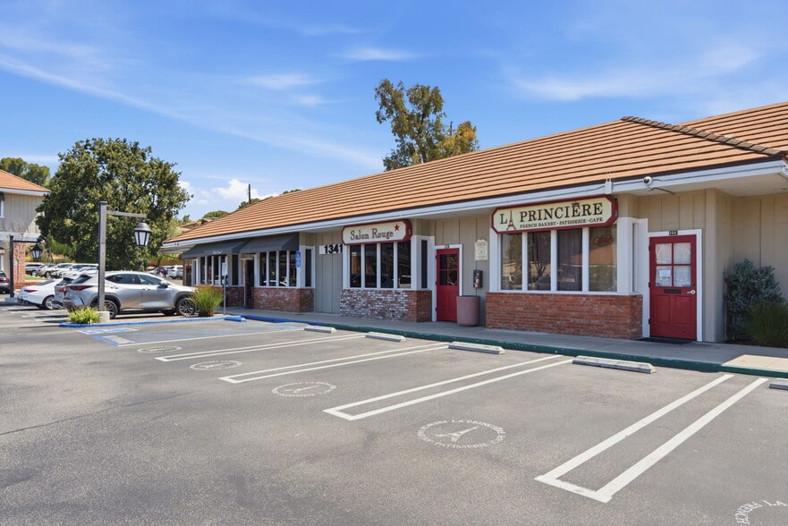 More Photos Of 1321-1345 E Thousand Oaks Blvd, Thousand Oaks Unknown For Lease