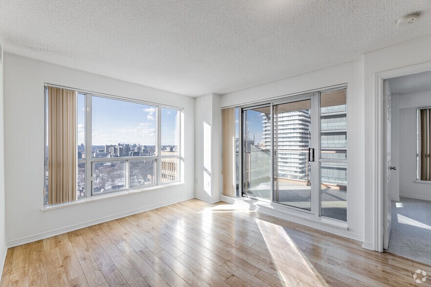 More Photos Of 925 Bay St, Toronto Apartments For Lease