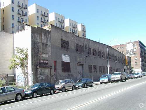 Primary Photo Of 673 Saint Nicholas Ave, New York Parking Garage For Lease