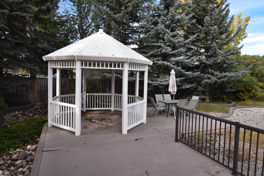 More Photos Of 309 Main St N, Airdrie Office For Sale