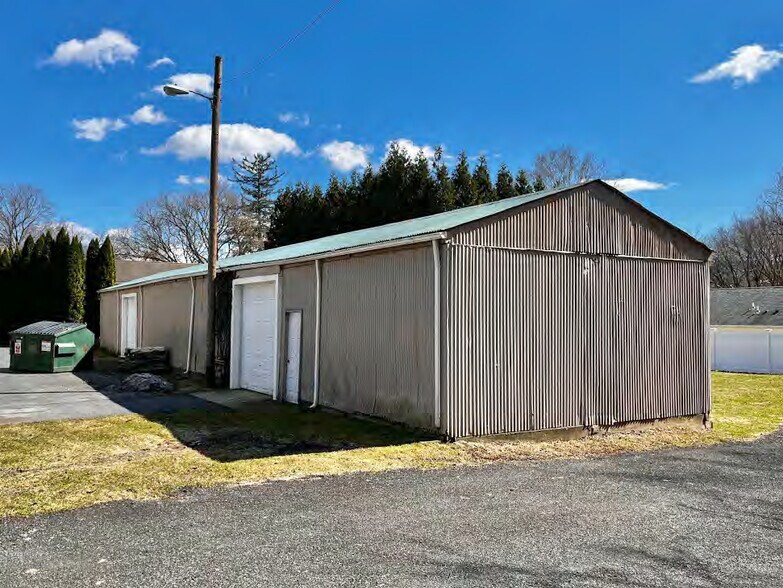 More Photos Of 300 5th St, Belvidere Light Distribution For Sale