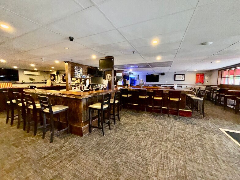 More Photos Of 1186 Worcester Rd, Framingham Hotel For Sale