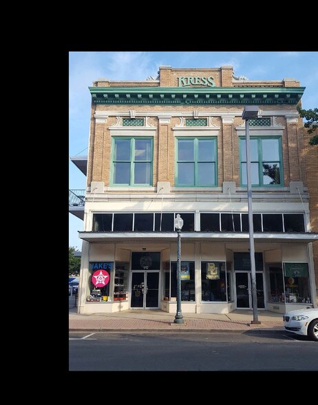 More Photos Of 613 Austin Ave, Waco Storefront Retail Office For Sale