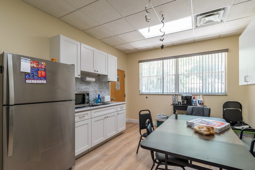 More Photos Of 2300 SE 17th St, Ocala Medical For Lease