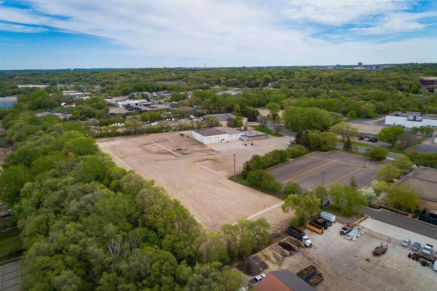 More Photos Of 3303 Terminal Dr, Eagan Warehouse For Lease