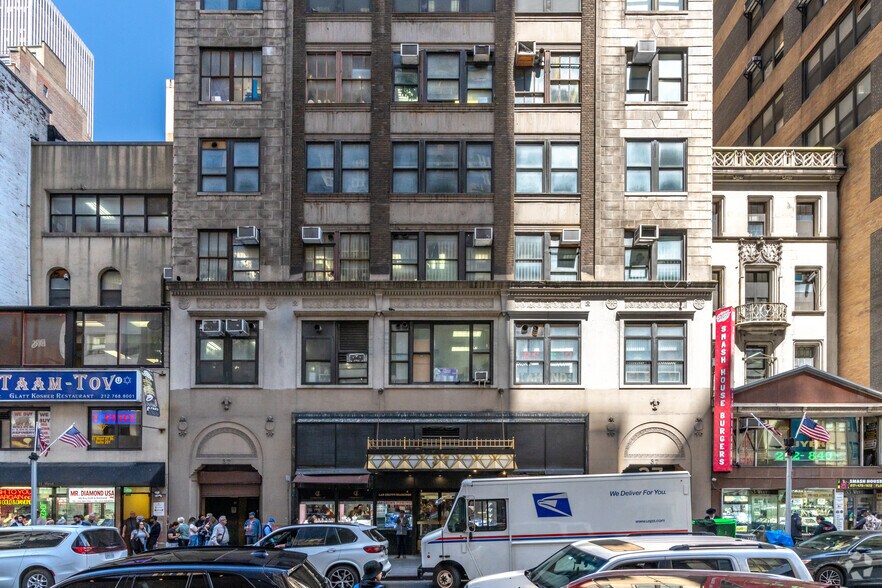 More Photos Of 37 W 47th St, New York Office For Lease