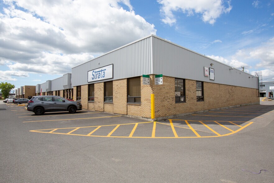 More Photos Of 1025-1087 Autoroute 440, Laval Distribution For Lease