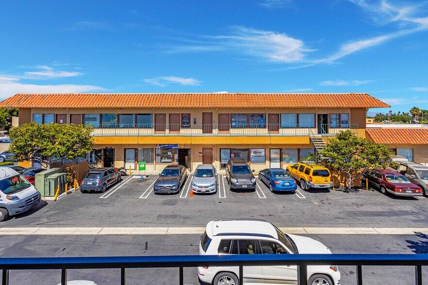 More Photos Of 17301 Beach Blvd, Huntington Beach Storefront Retail Office For Sale