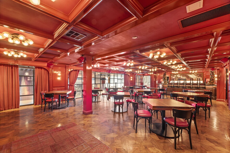 More Photos Of 650 N La Cienega Blvd, West Hollywood Restaurant For Lease
