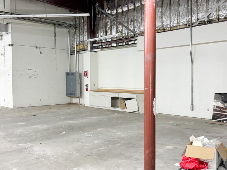 More Photos Of 7705 Quaker Ave, Lubbock Freestanding For Lease