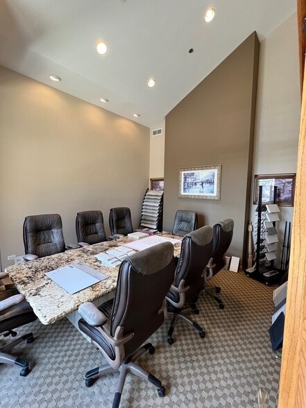 More Photos Of 460 Briargate Dr, South Elgin Medical For Sale