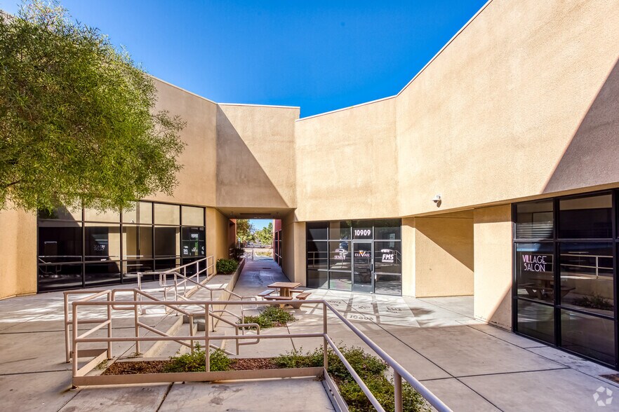 More Photos Of 10905-10915 S Eastern Ave, Henderson Storefront Retail Office For Lease