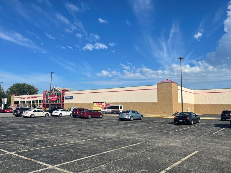 Primary Photo Of 6063-6091 Broadway, Merrillville General Retail For Lease