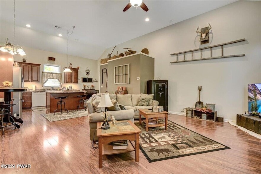 More Photos Of 186 Ledgedale Rd, Lake Ariel Apartments For Sale