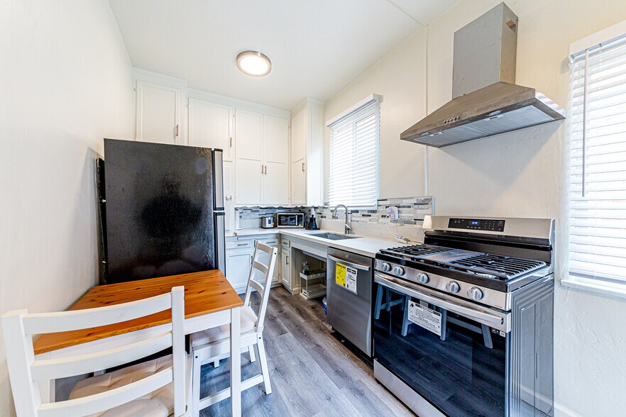 More Photos Of 1251 S Wilton Pl, Los Angeles Apartments For Sale