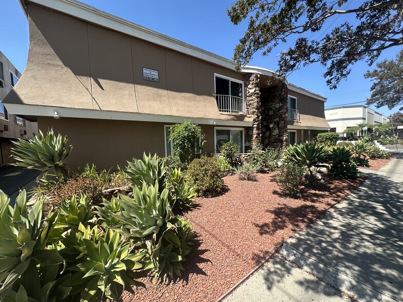 More Photos Of 7503 Hazeltine Ave, Van Nuys Apartments For Sale