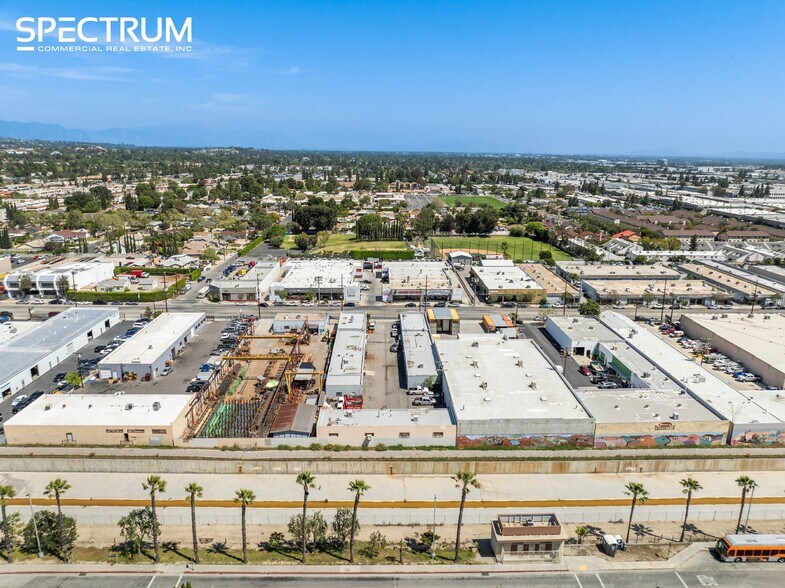 More Photos Of 10035-10043 Canoga Ave, Chatsworth Warehouse For Sale