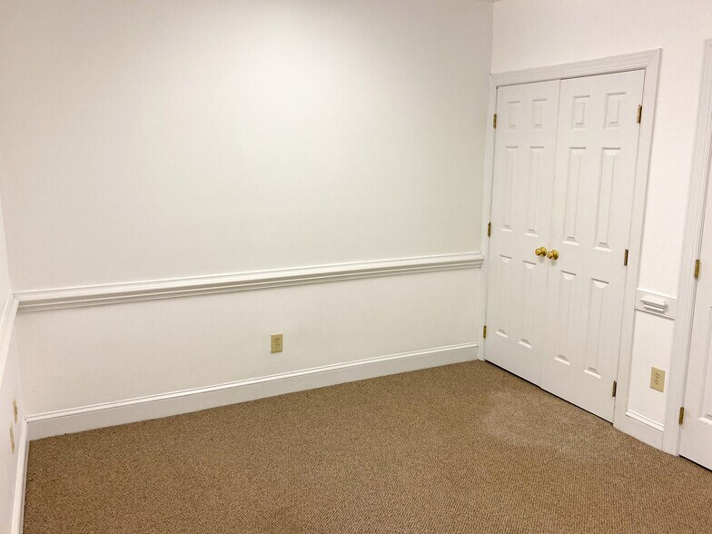 More Photos Of 211 E Six Forks Rd, Raleigh Loft Creative Space For Lease