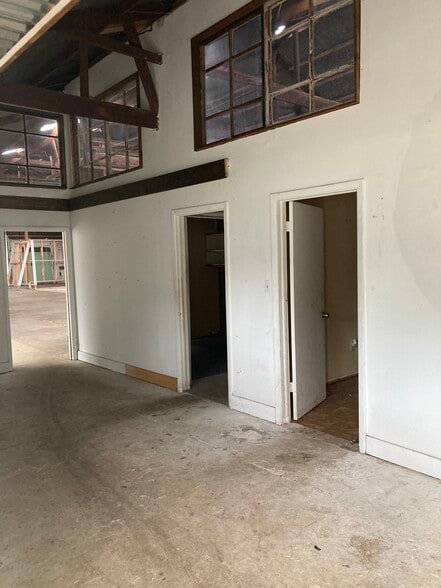 More Photos Of 1717 W Arch St, Tampa Warehouse For Lease