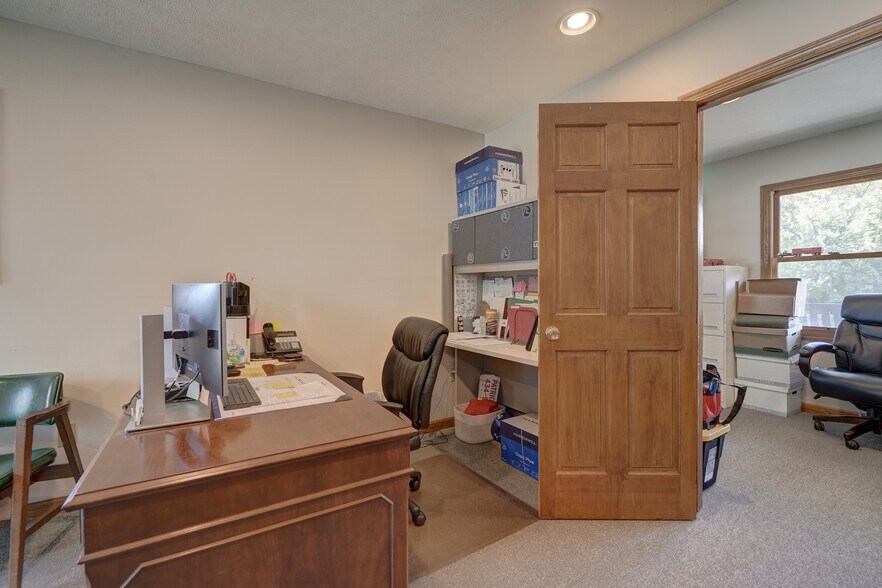 More Photos Of 2704 Lake Monticello Rd, Palmyra Office For Sale