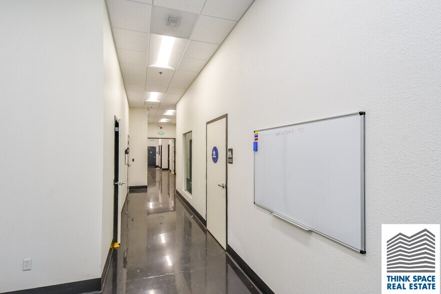 More Photos Of 9419 Mason Ave, Chatsworth Manufacturing For Lease