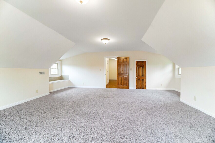 More Photos Of 153 S 17th St, Columbus Multifamily For Sale