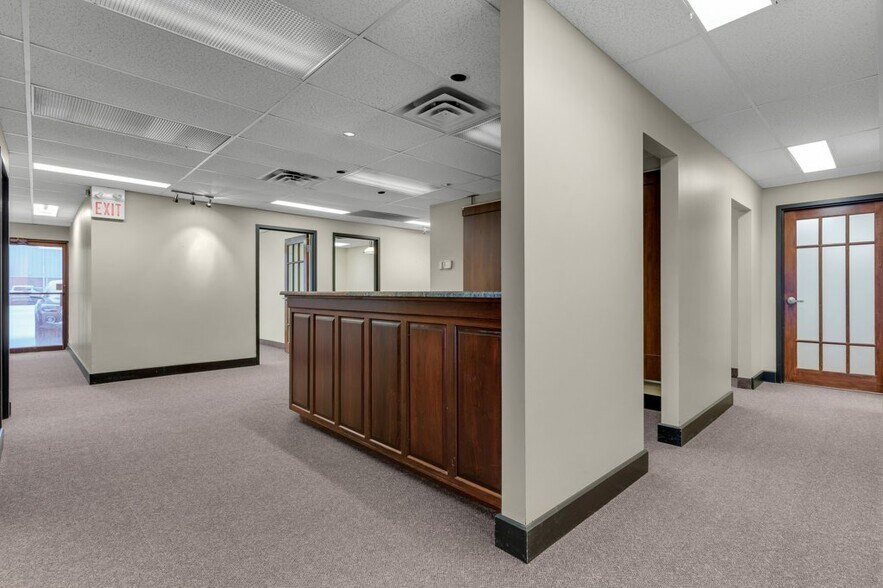 More Photos Of 590 Cataraqui Woods Dr, Kingston Flex For Sale