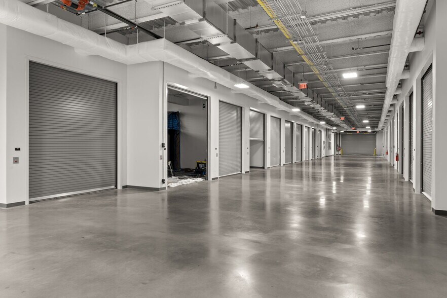 More Photos Of 4229 N FM 620 Hwy, Austin Showroom For Lease