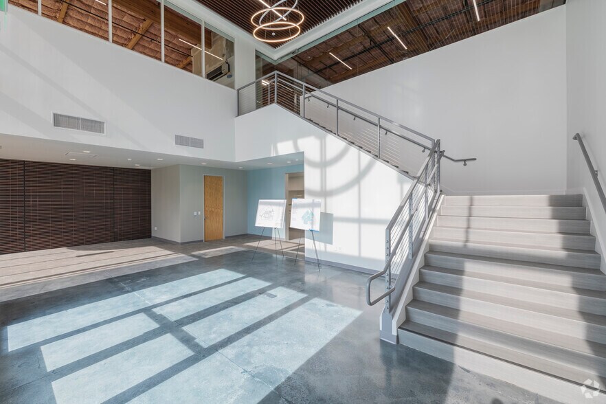 More Photos Of 47200 Bayside Pky, Fremont Flex For Sale