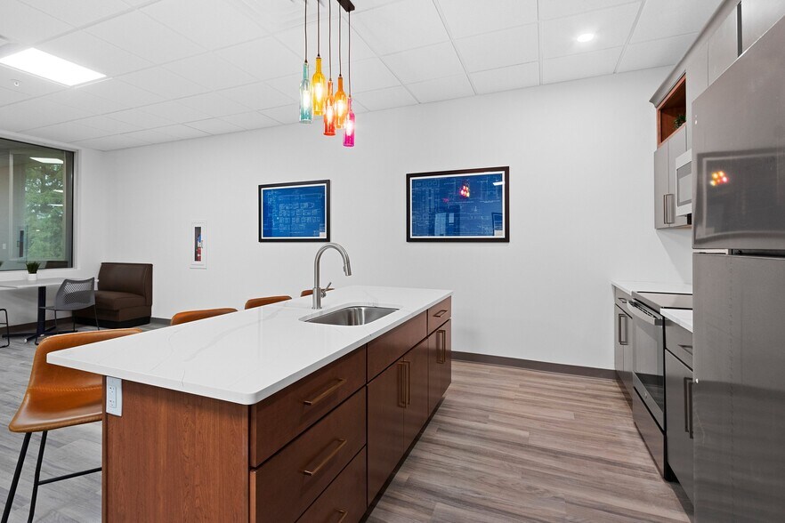 More Photos Of 2001 Marathon St, Neenah Apartments For Sale