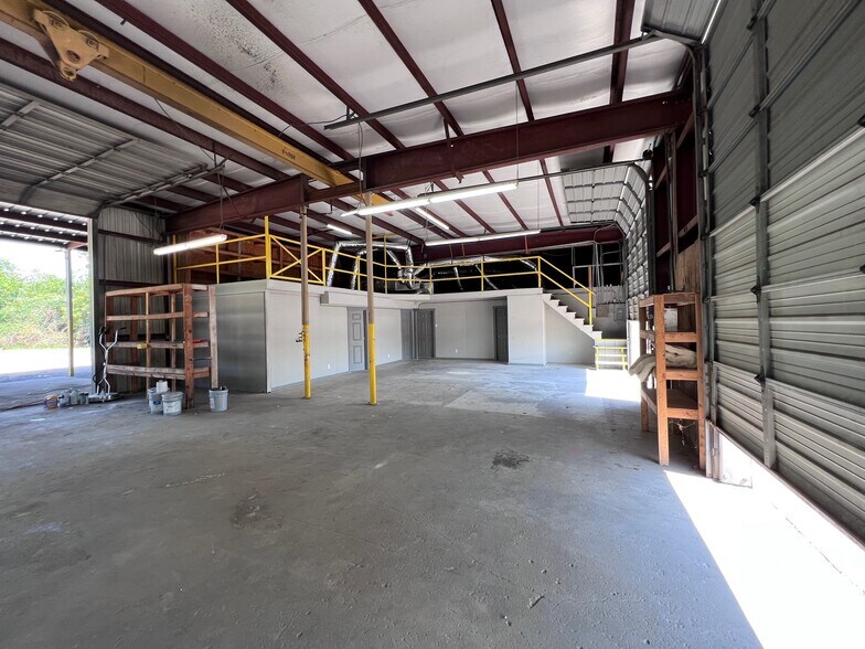 More Photos Of 5401 Spencer Hwy, Pasadena Warehouse For Sale