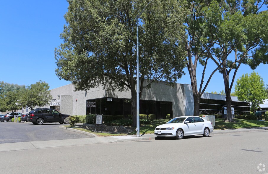 More Photos Of 1244 Quarry Ln, Pleasanton Research And Development For Lease