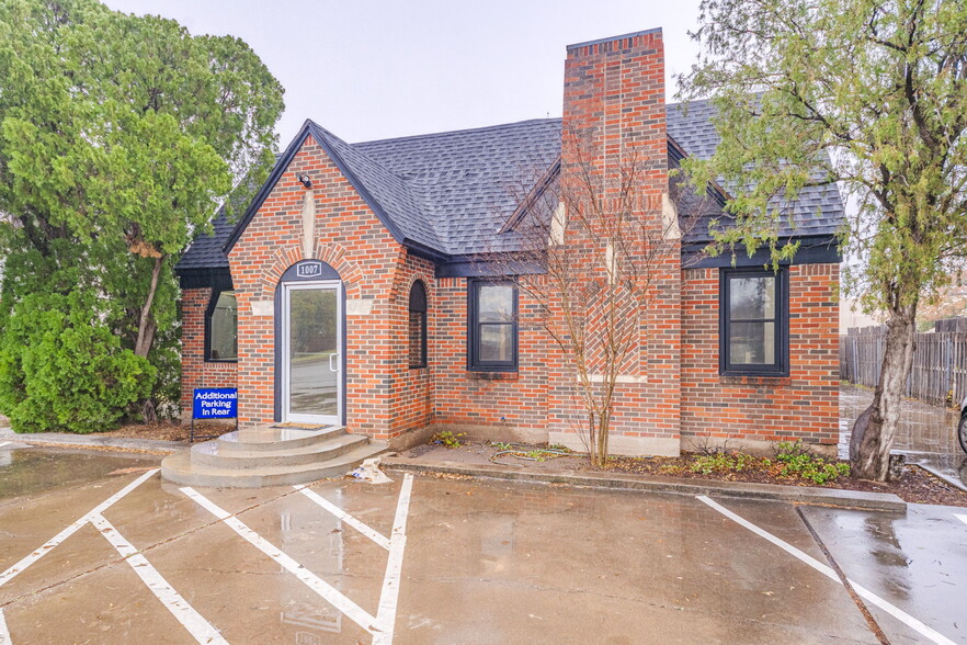 Primary Photo Of 1007 W Texas Ave, Midland Office For Sale