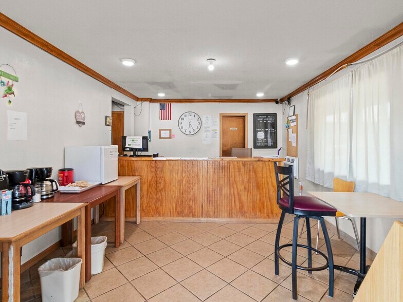 More Photos Of 116 NW 14th St, Abilene Hotel For Sale