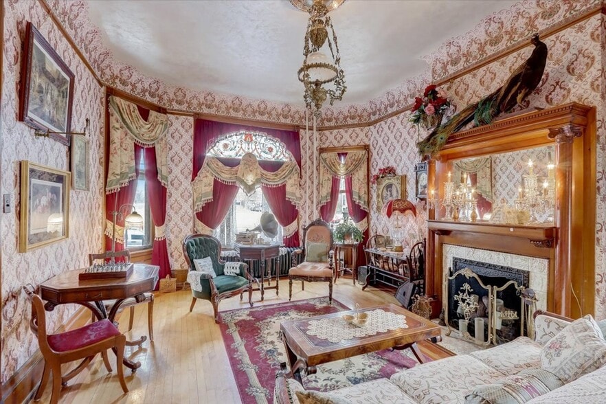 More Photos Of 3209 W Wells St, Milwaukee Hospitality For Sale