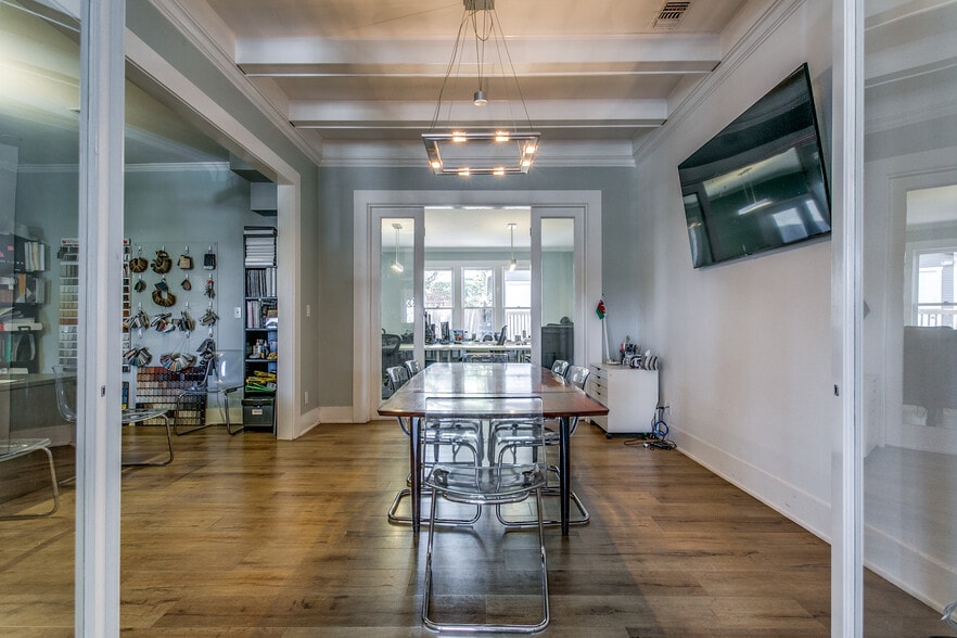 More Photos Of 105 Montclair Ave, San Antonio Medical For Sale