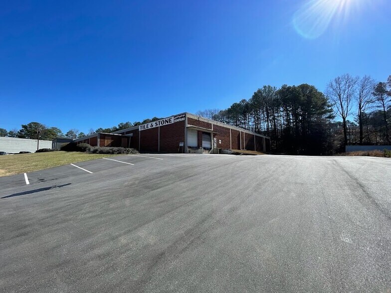 More Photos Of 6354 Warren Dr, Norcross Distribution For Sale