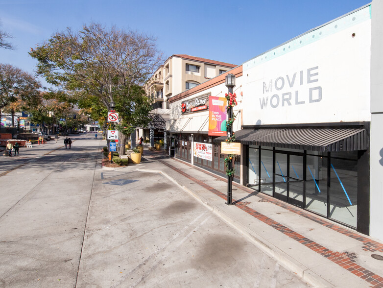 Primary Photo Of 212 N San Fernando Blvd, Burbank Storefront For Lease