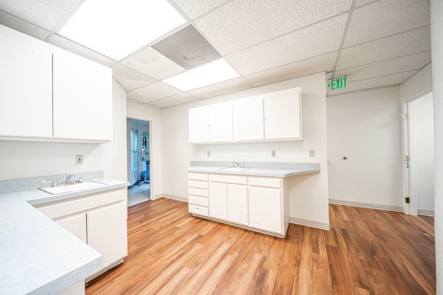 More Photos Of 315 E Route 66, Glendora Healthcare For Lease