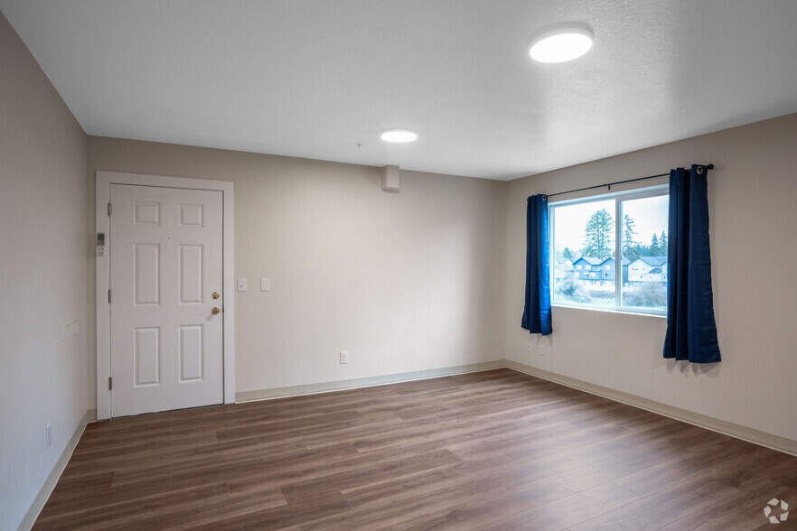 More Photos Of 2615 Neals Ln, Vancouver Apartments For Sale