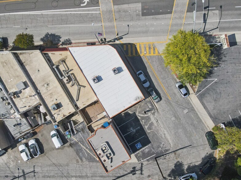 More Photos Of 1129 Foothill Blvd, La Cañada Flintridge Storefront For Lease